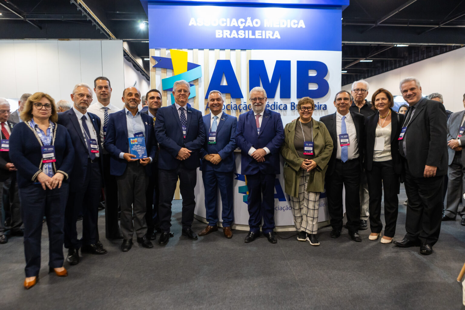 Livro Brasil CEM Covid é lançado durante o Congresso de Medicina Geral da Associação Médica Brasileira